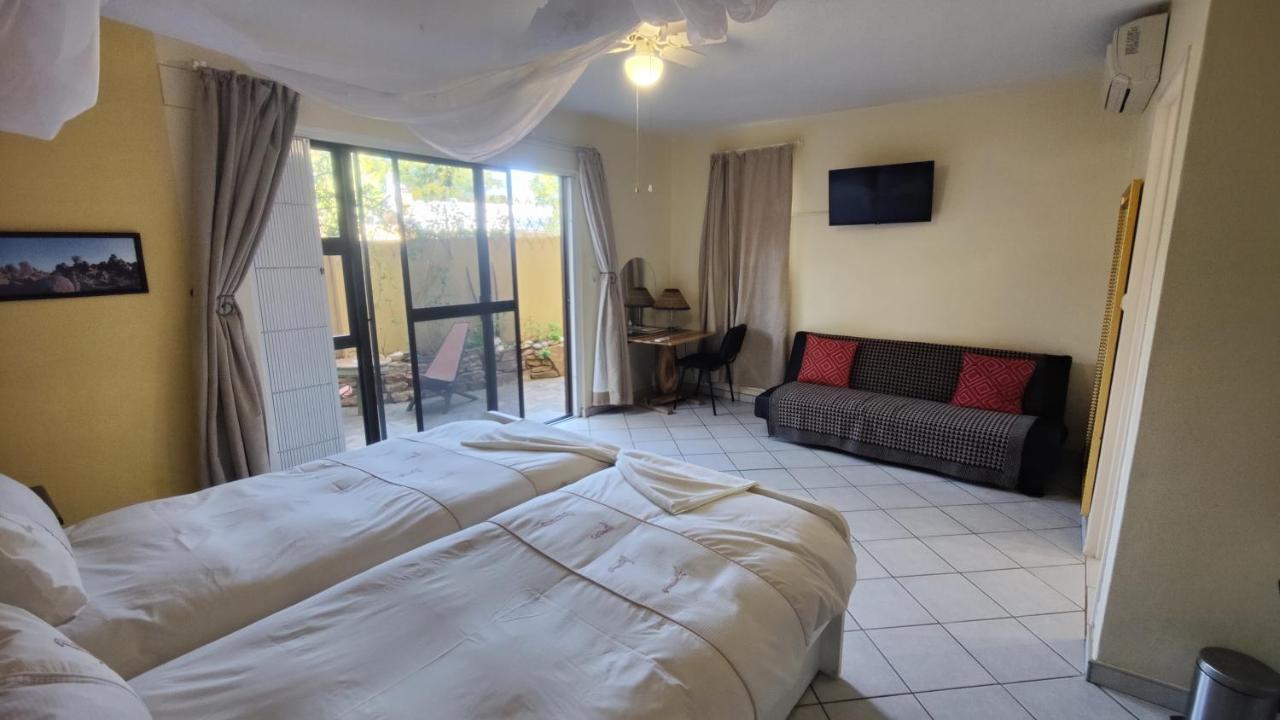 Maison Ambre Guesthouse Windhoek Eksteriør billede