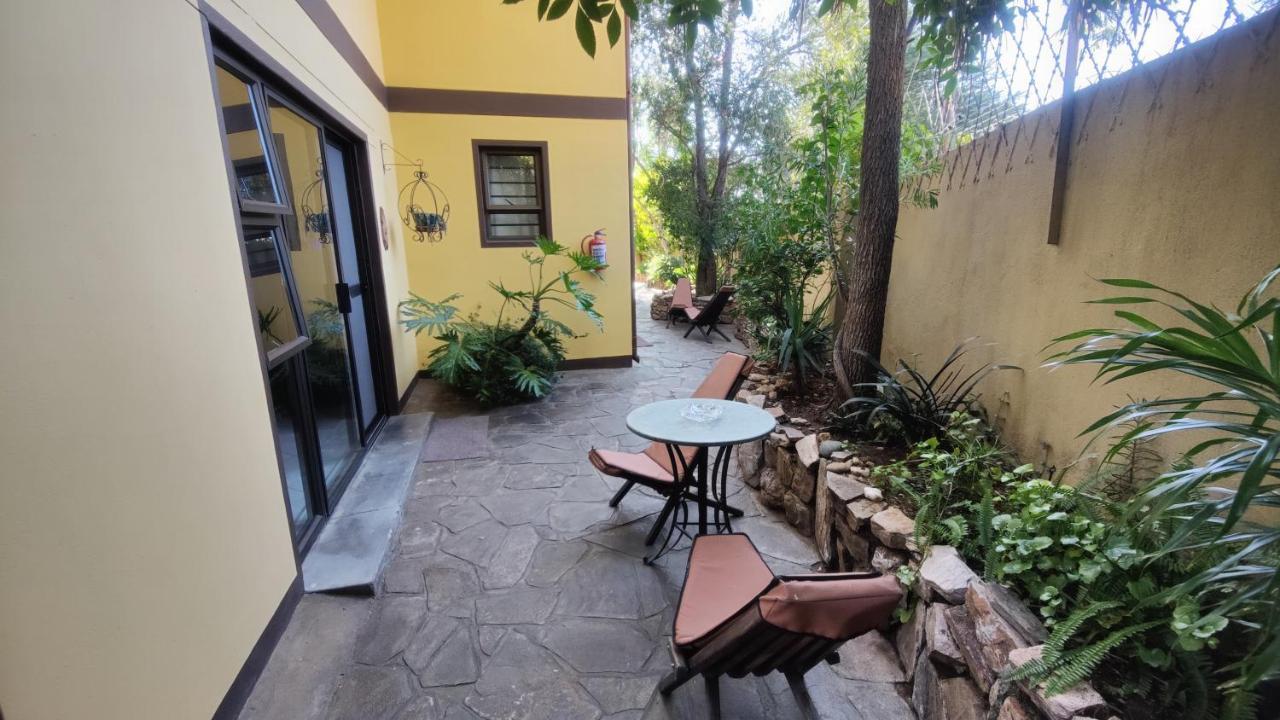 Maison Ambre Guesthouse Windhoek Eksteriør billede