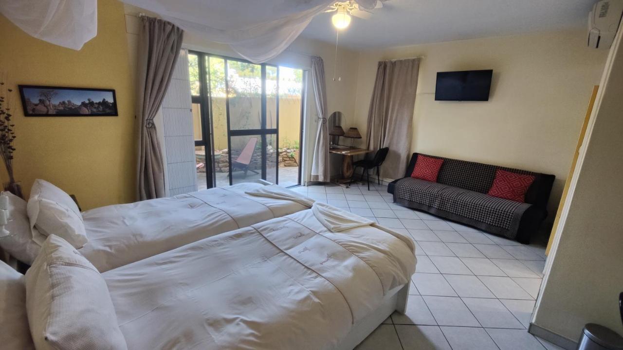 Maison Ambre Guesthouse Windhoek Eksteriør billede